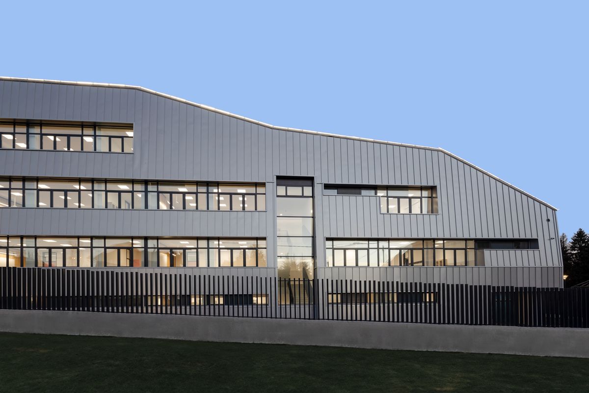 OŠ „Svetozar Marković” u Sjenici - Javni objekti - 9592