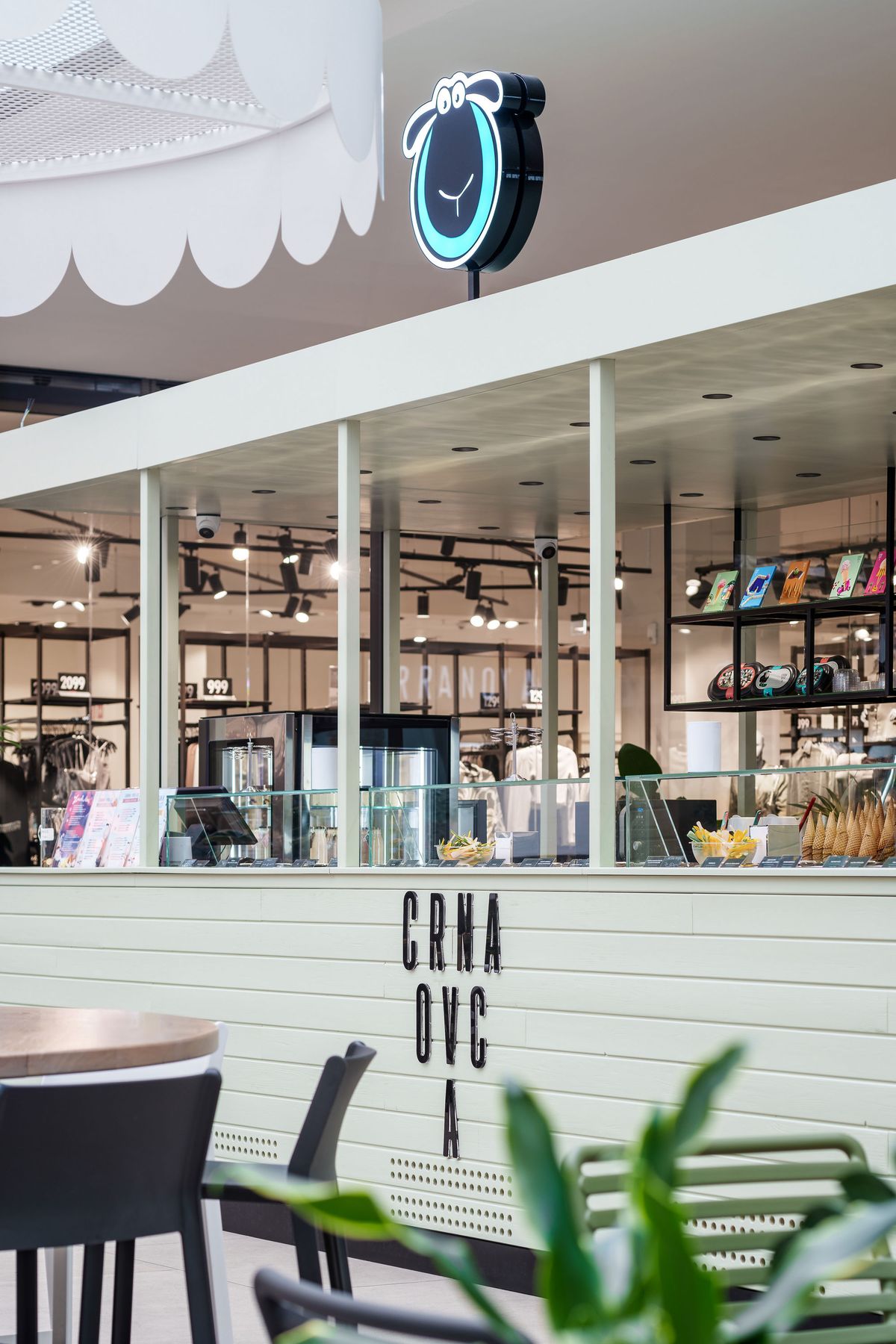 Crna ovca Pop-up – TC Galerija - Objekti trgovine - 8605