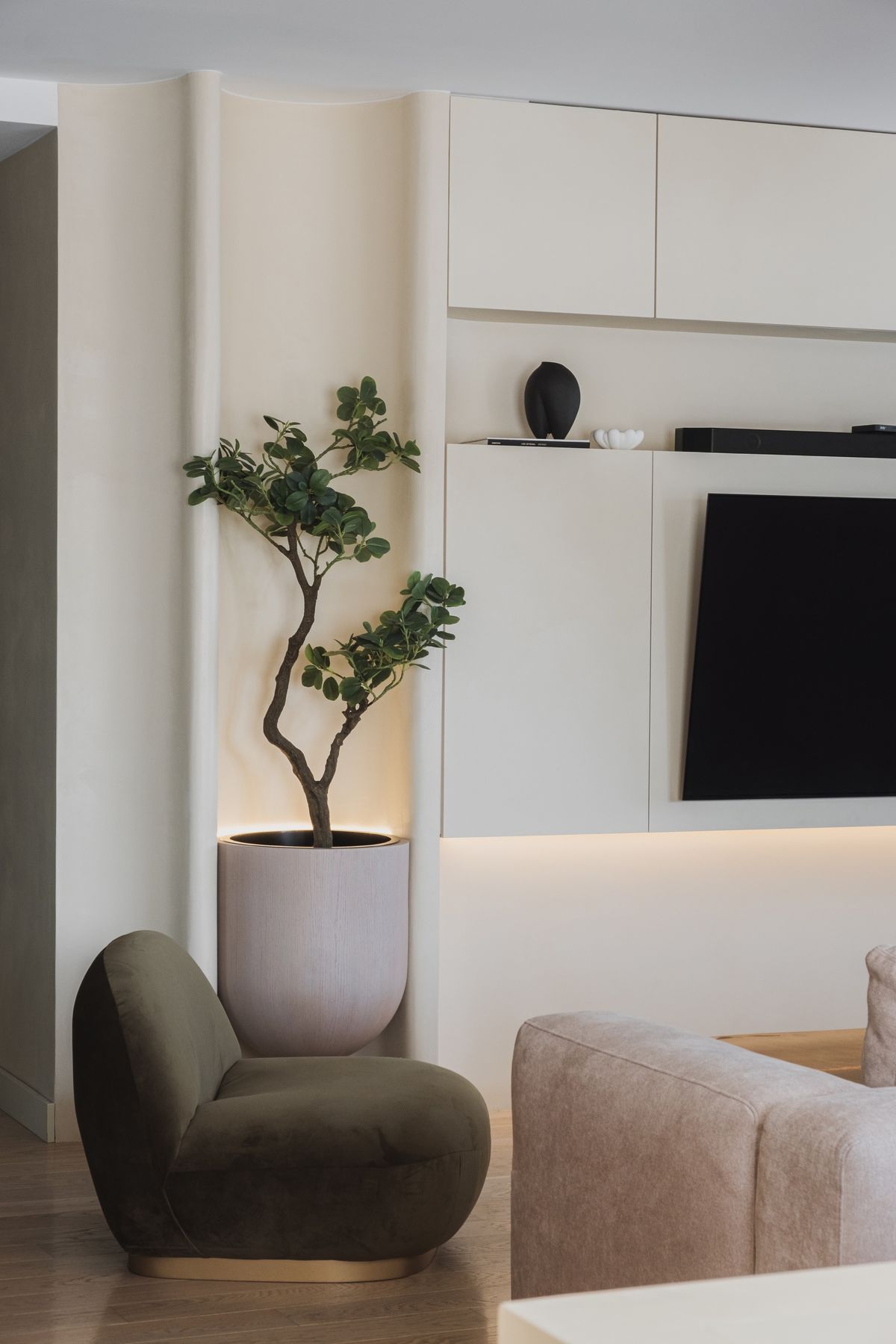 Skulpturalna nežnost svakodnevnice - Enterijer stana - 9107