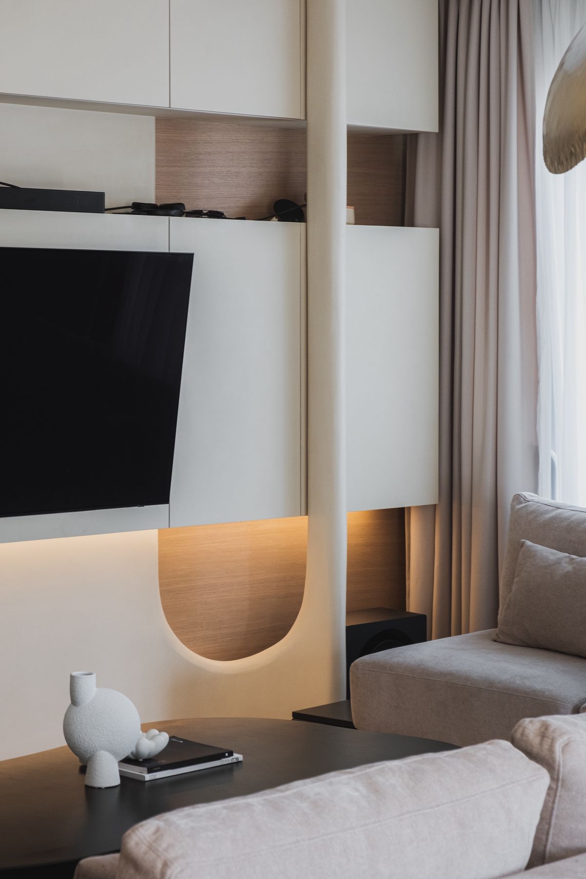 Skulpturalna nežnost svakodnevnice - Enterijer stana - 9108