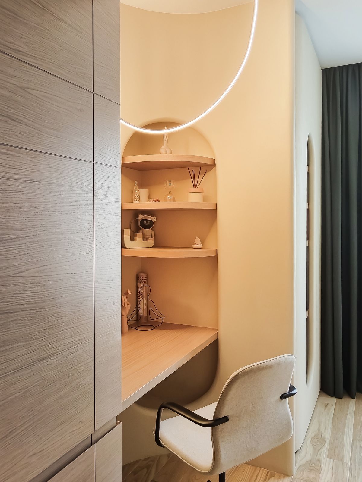 Skulpturalna nežnost svakodnevnice - Enterijer stana - 9113