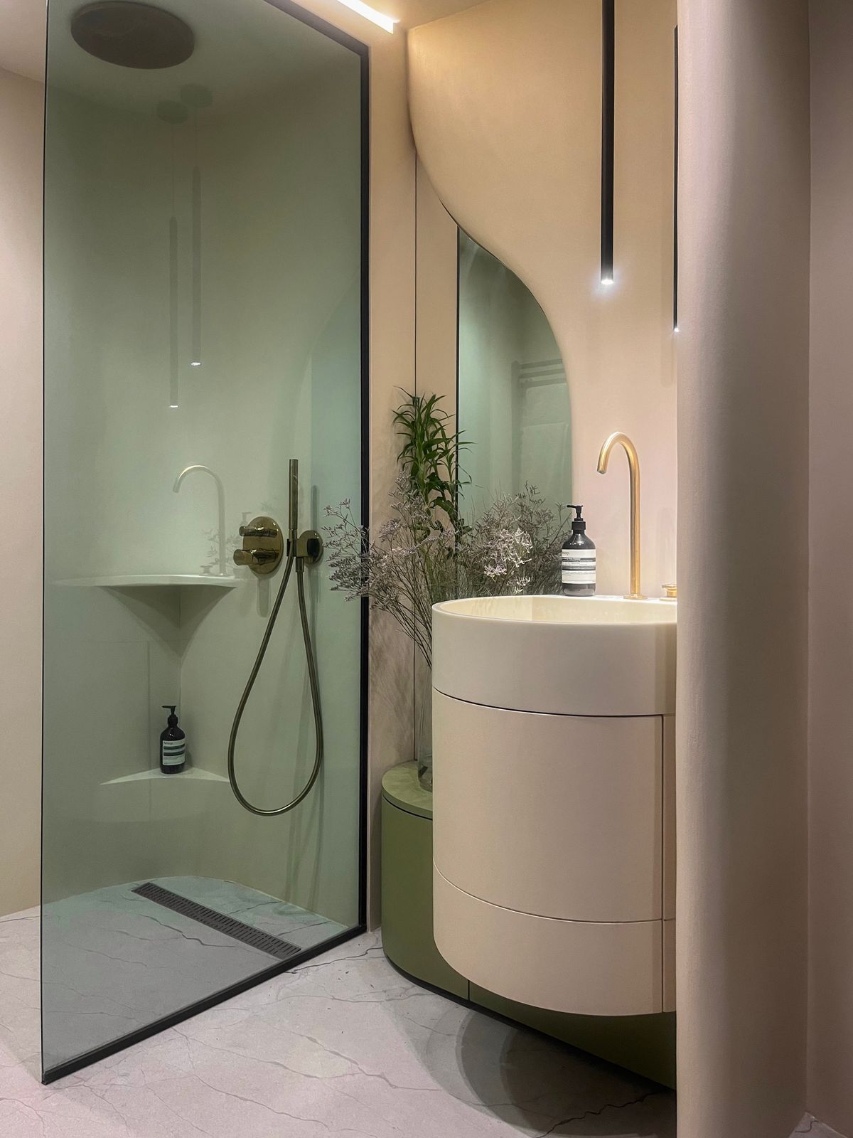 Skulpturalna nežnost svakodnevnice - Enterijer stana - 9116