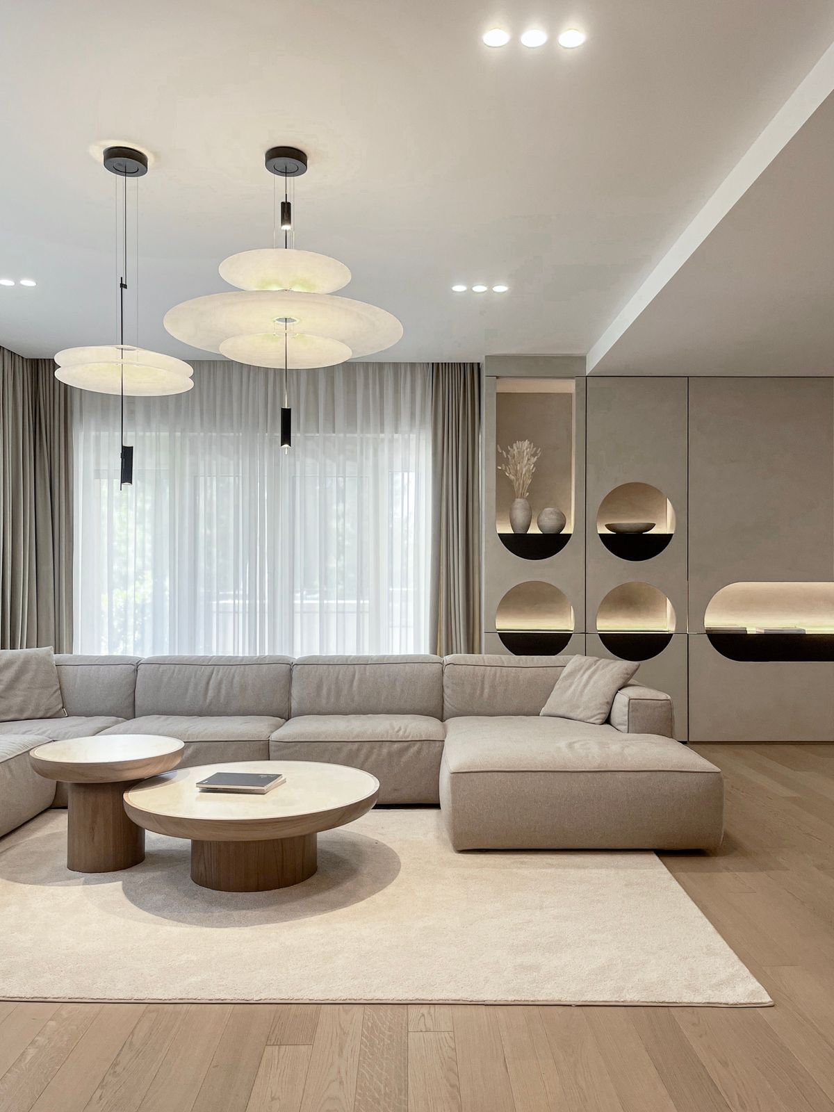 Dom obasjan skulpturalnom formom - Enterijer stana - 9144