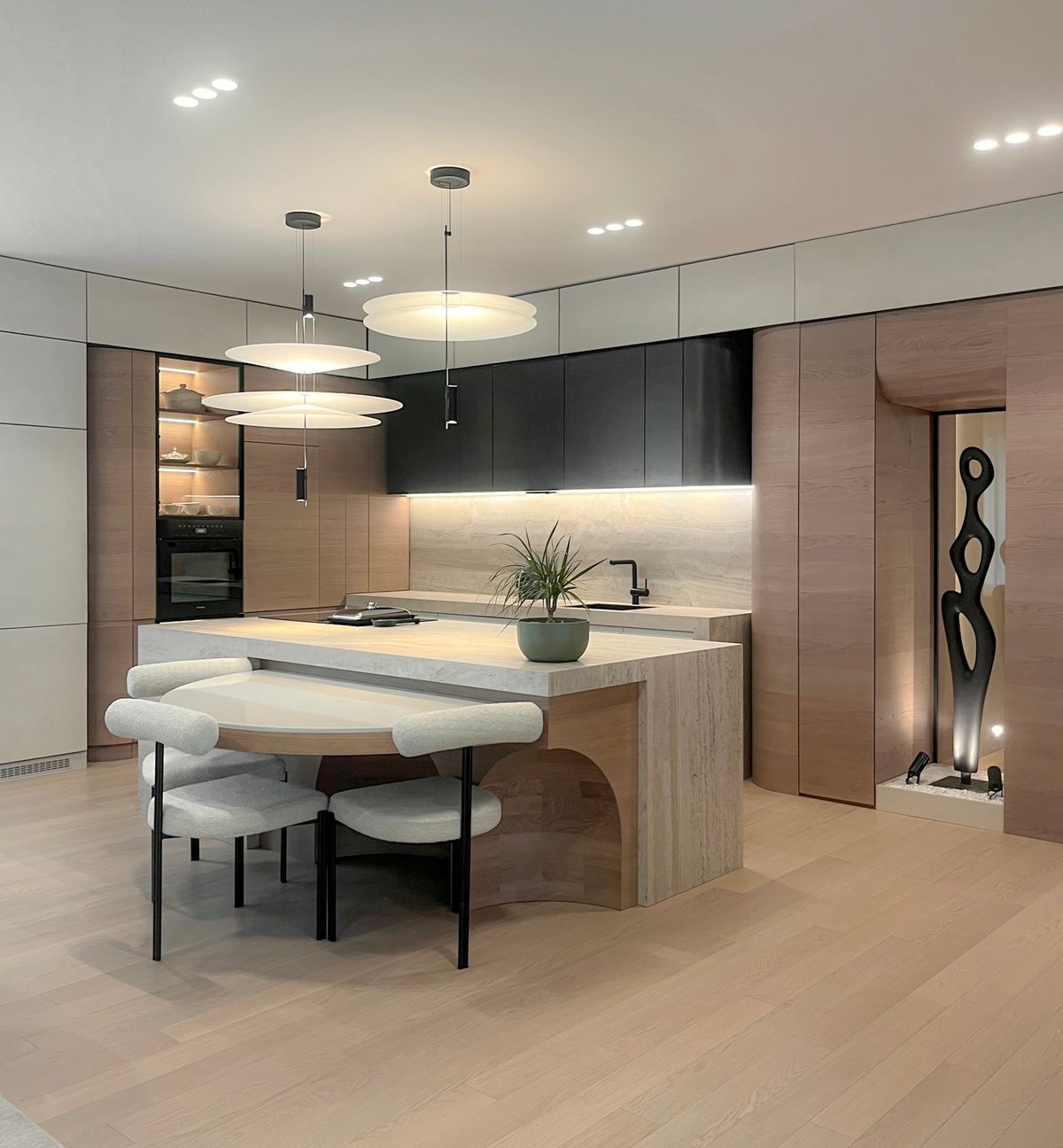 Dom obasjan skulpturalnom formom - Enterijer stana - 9148