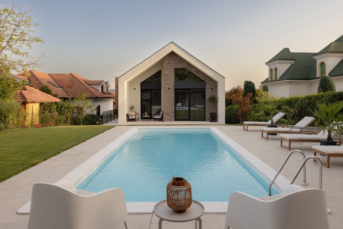 Porodična kuća s bazenom u Kragujevcu - Kuće - 9183