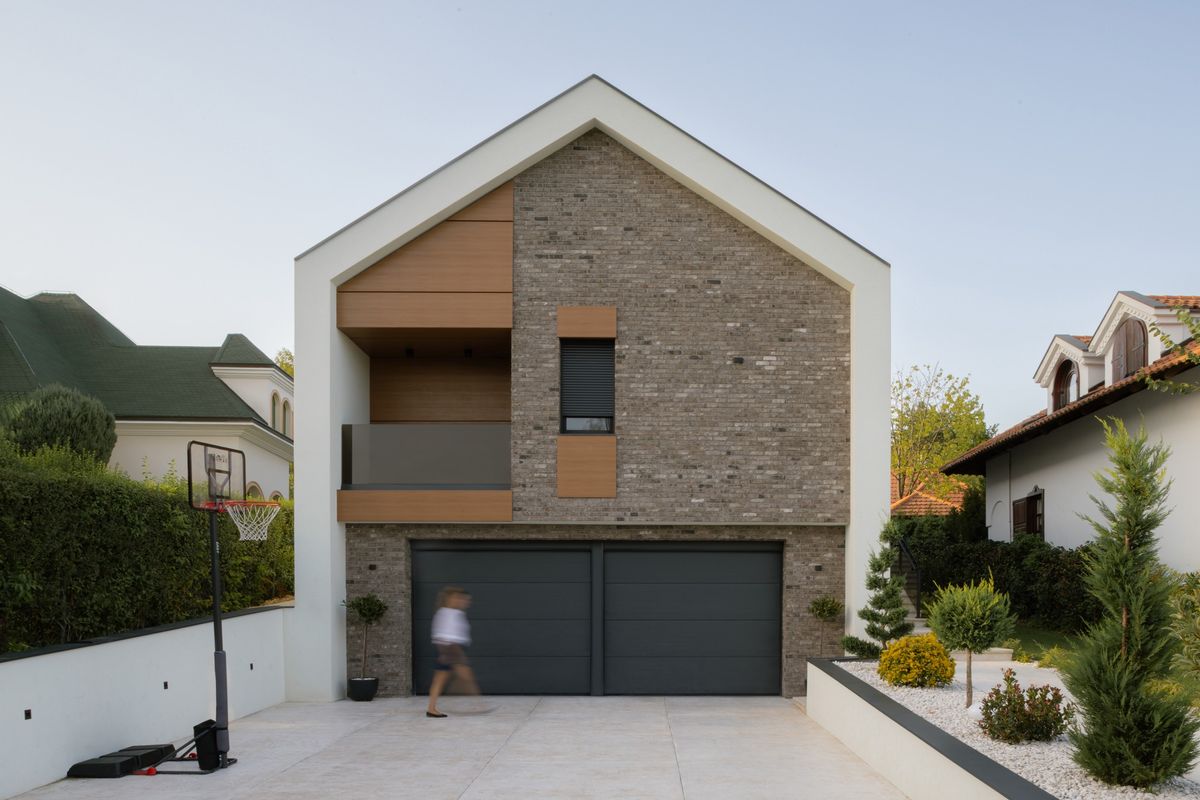 Porodična kuća s bazenom u Kragujevcu - Kuće - 9203