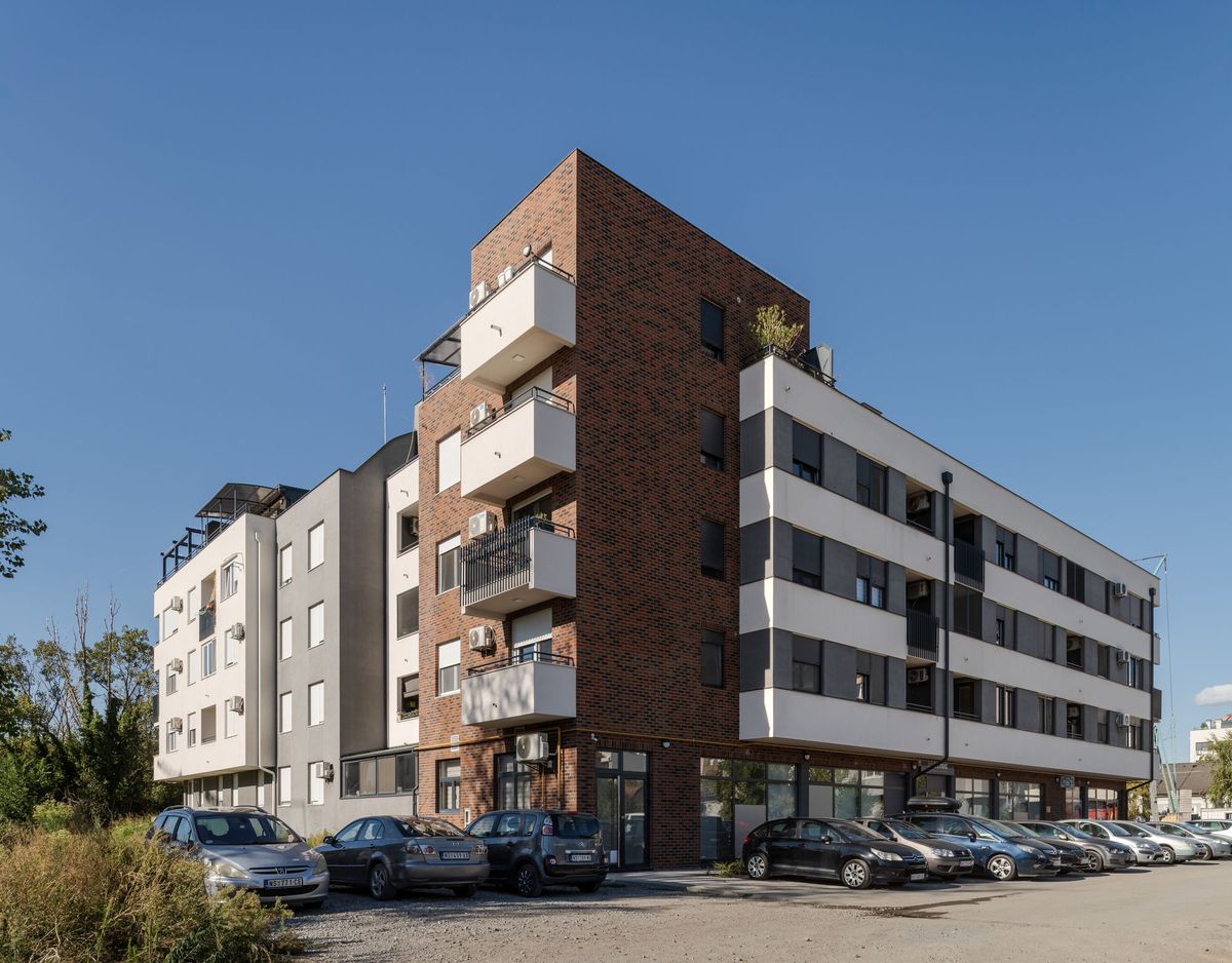 Stambena zgrada u ulici Laze Lazarevića 27 - Stanovanje - 9260