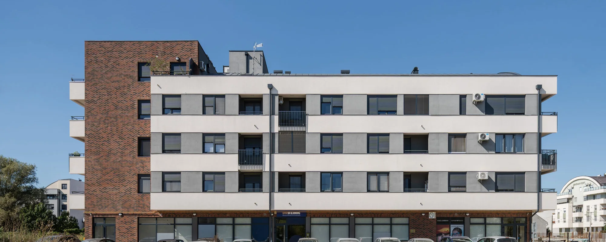 Stambena zgrada u ulici Laze Lazarevića 27