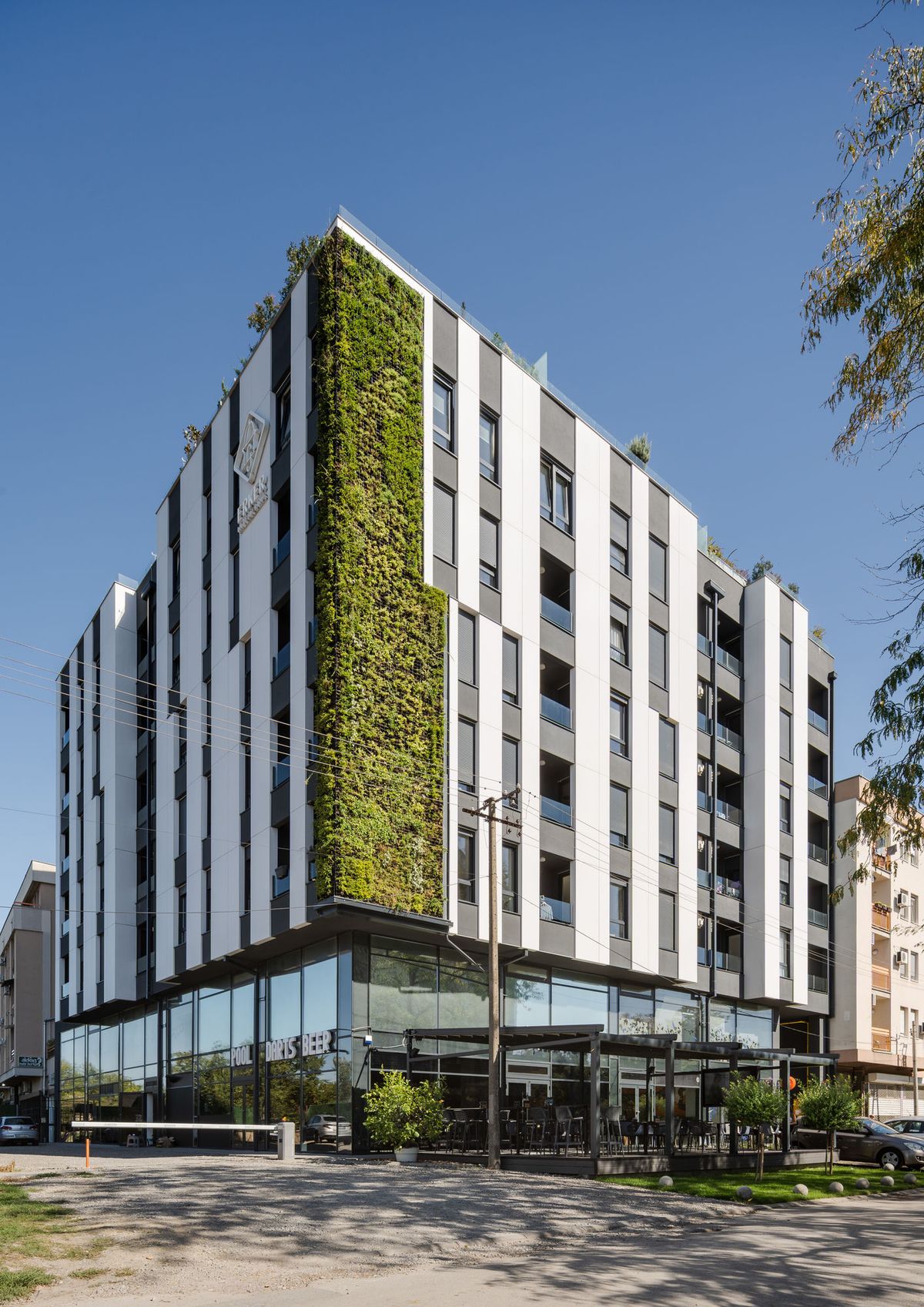 Stambeno-poslovna zgrada u Kisačkoj 66 - Stanovanje - 9267