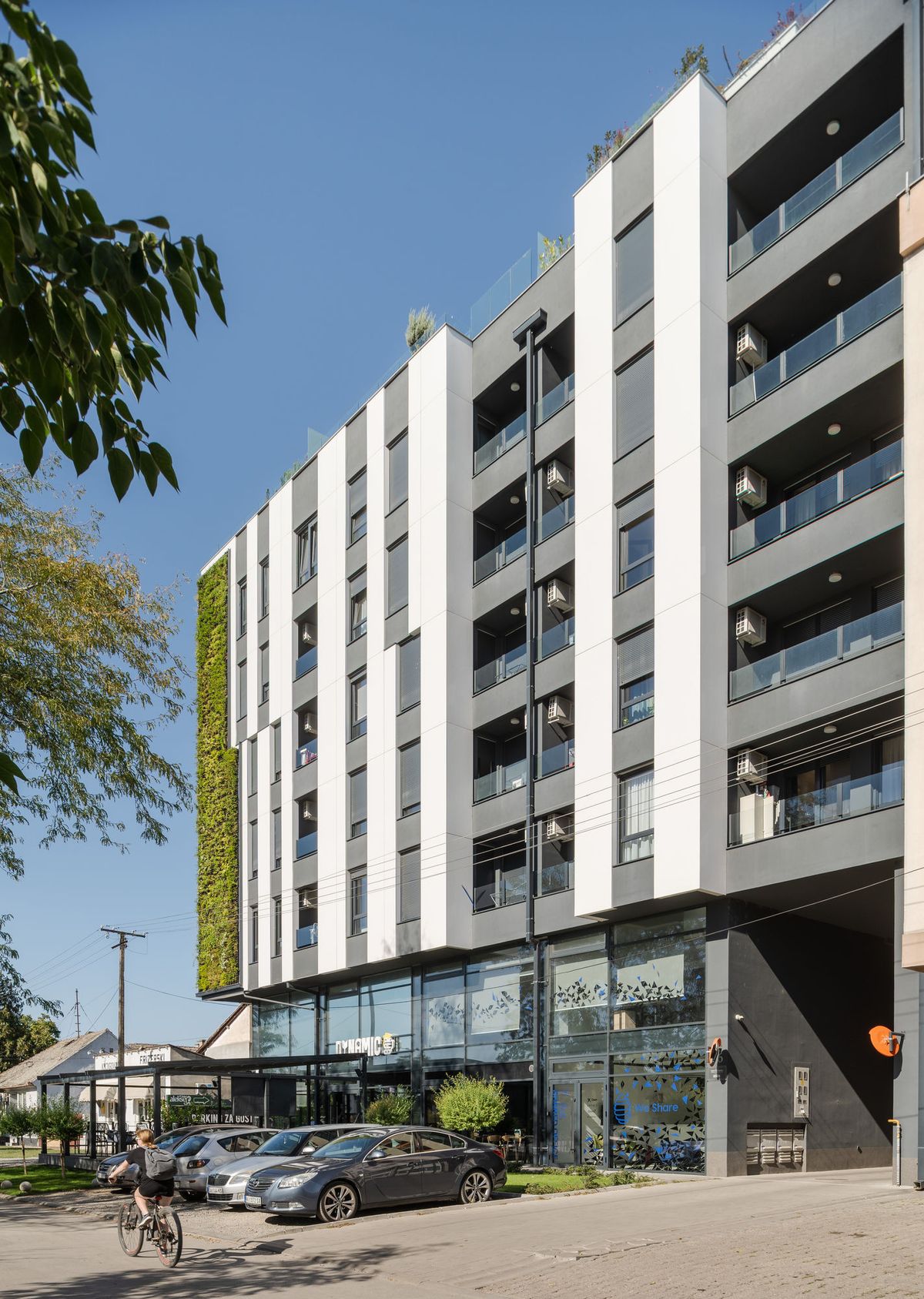 Stambeno-poslovna zgrada u Kisačkoj 66 - Stanovanje - 9274