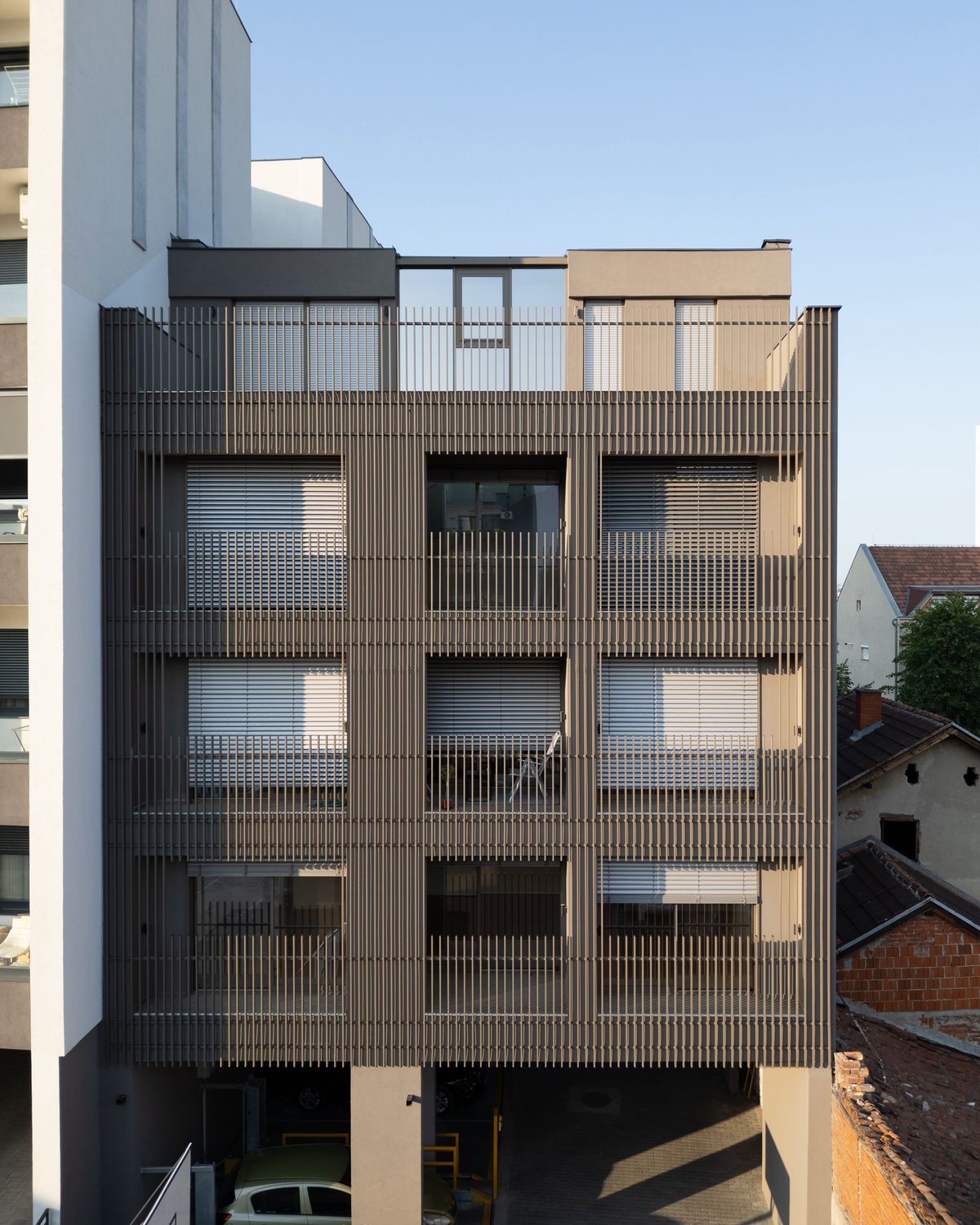 Stambeno-poslovna zgrada Karađorđeva - Višeporodično stanovanje - 9397