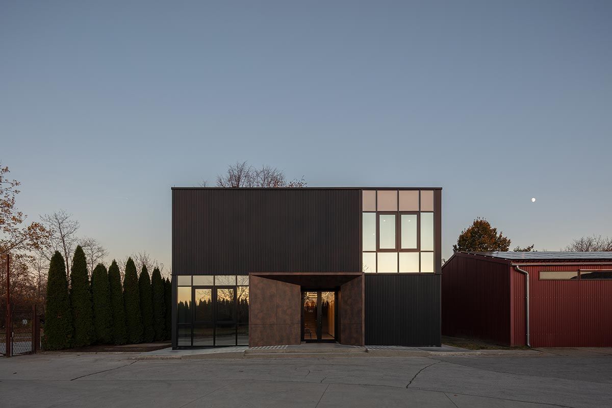 Rekonstrukcija i dogradnja upravne zgrade Exim - Poslovni prostori - 9443