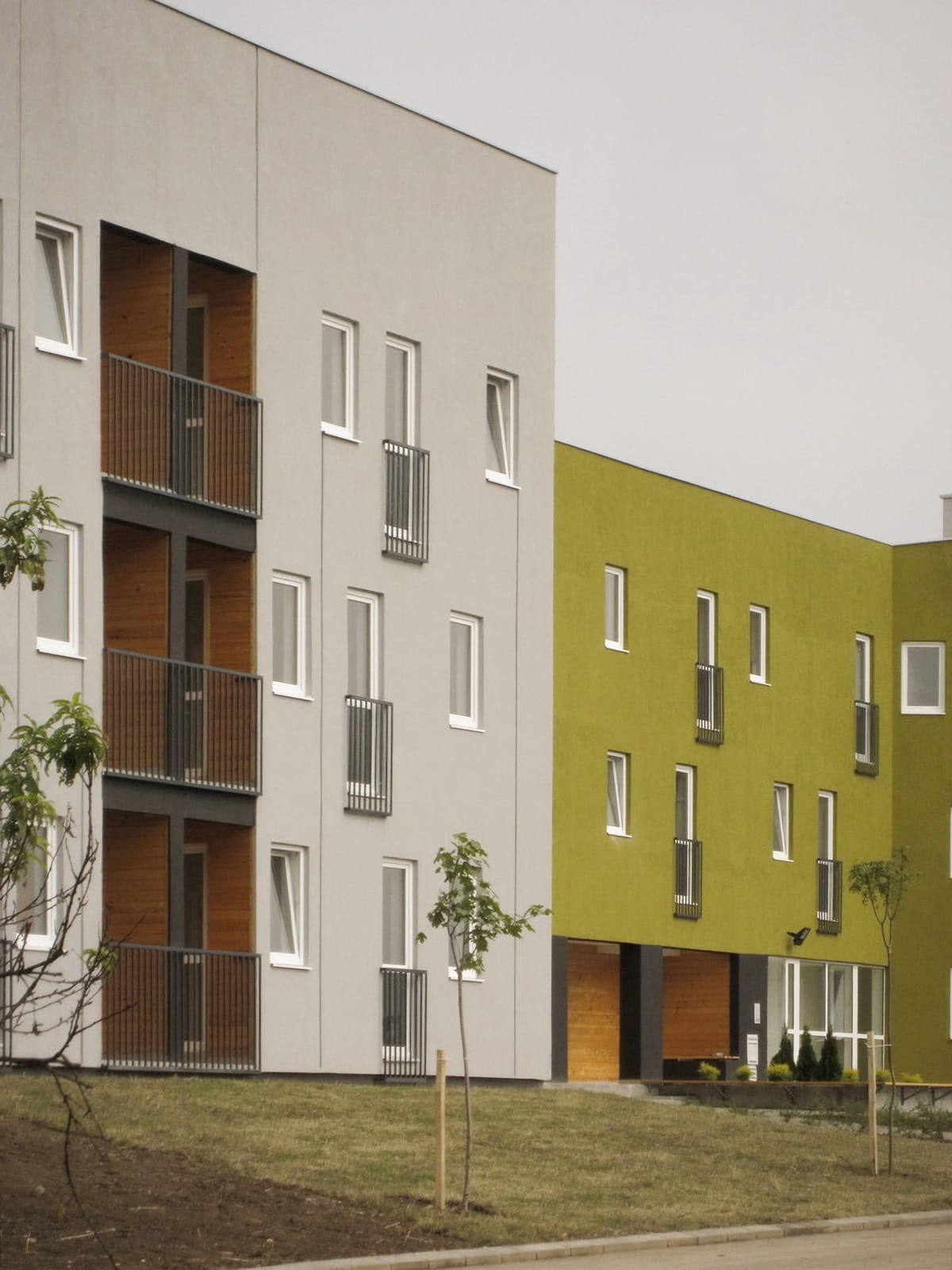 Zgrada socijalnog stanovanja u zaštićenim uslovima - Višeporodično stanovanje - 9603