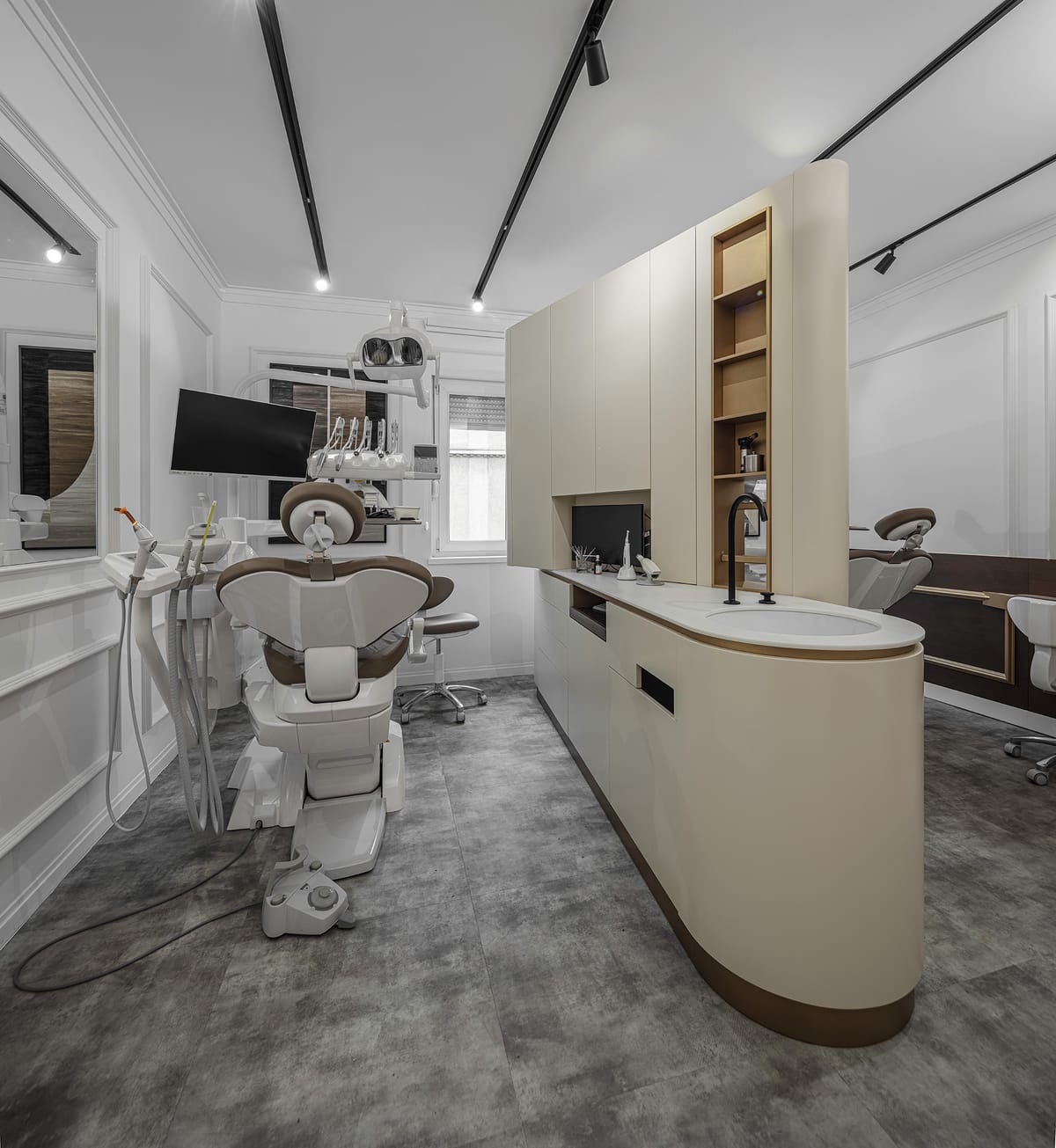 Enterijer stomatološke ordinacije „Dentalux“ - Zdravstveni prostori - 10253